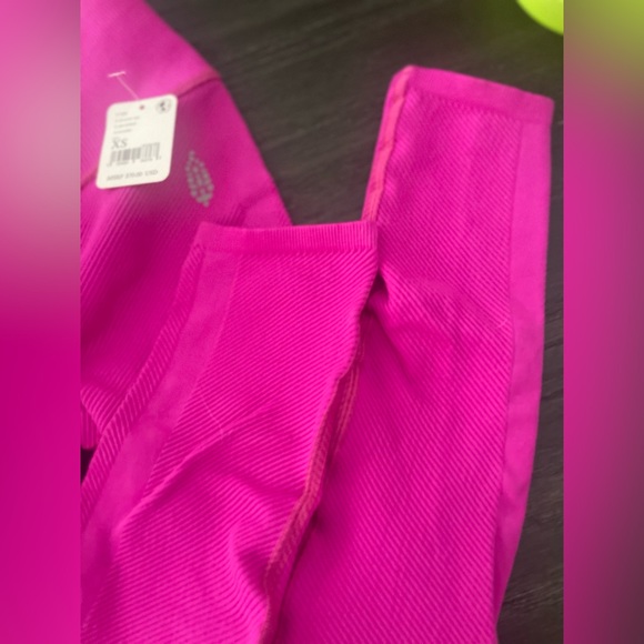 SALE‼️ NWT Free People Free Throw 7/8 Legging in Mexican Sage - Picture 7 of 8